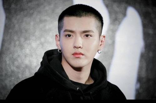 最新八卦爆料肖战图片,神秘美女同行,恋情疑云再起 第1张 最新八卦爆料肖战图片,神秘美女同行,恋情疑云再起 第1张